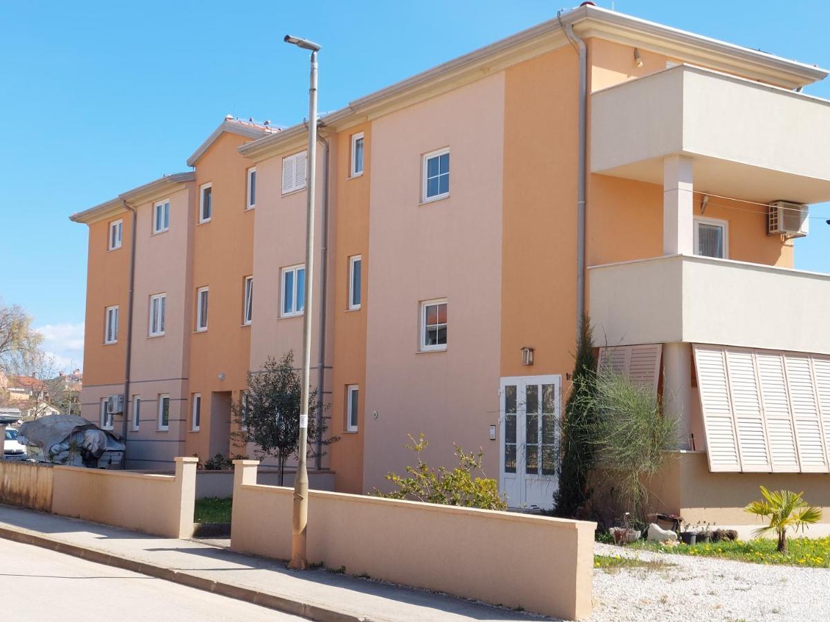 Apartment Julia Funtana Exterior foto